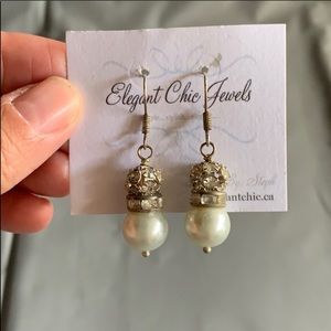 Elegant Chic Jewels Pearl Dangle Earrings